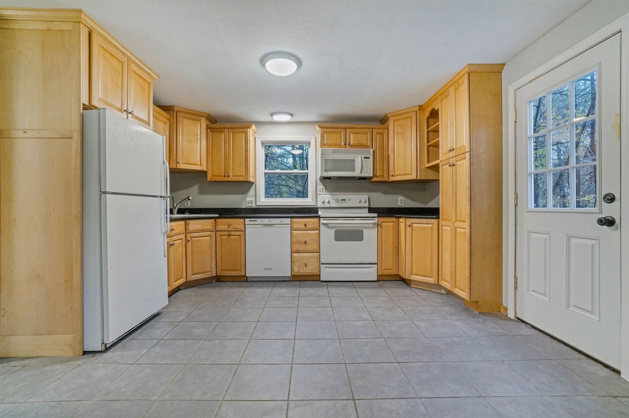 55 Bean Road Merrimack, NH 03054 - Photo 7 of 18