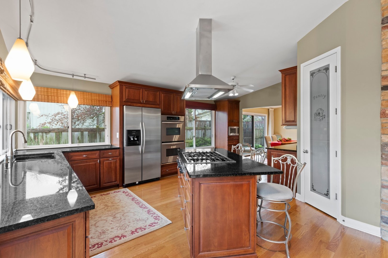 330 High Point Court Roselle, IL 60172 - Photo 6 of 28
