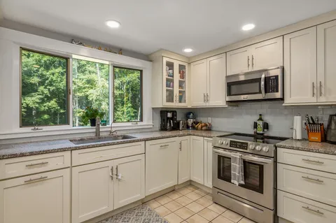 $679,000 | 30 Ffrost Drive, Durham, NH 03824