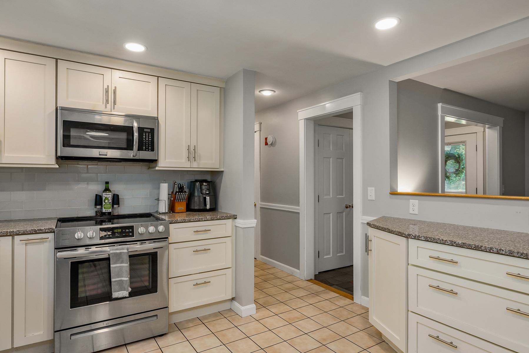 30 Ffrost Drive Durham, NH 03824 - Photo 15 of 43