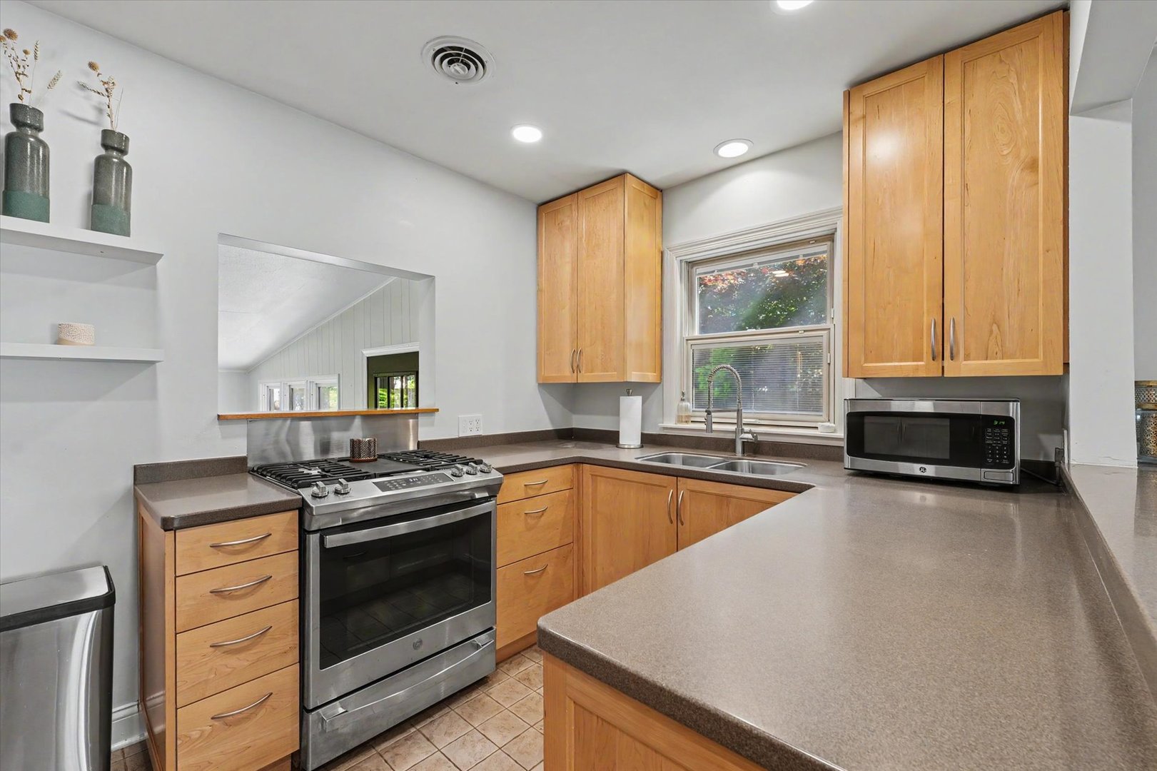 806 South Maple Street Urbana, IL 61801 - Photo 10 of 52
