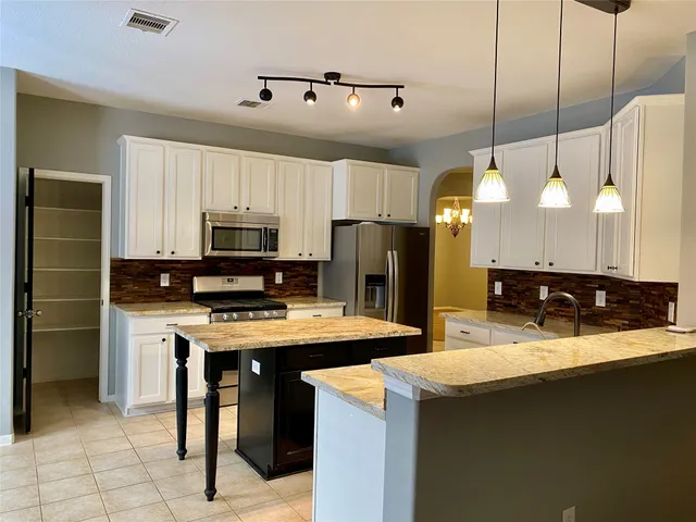 $2,400 | 2827 Mustang Hill Lane, Katy, TX 77449