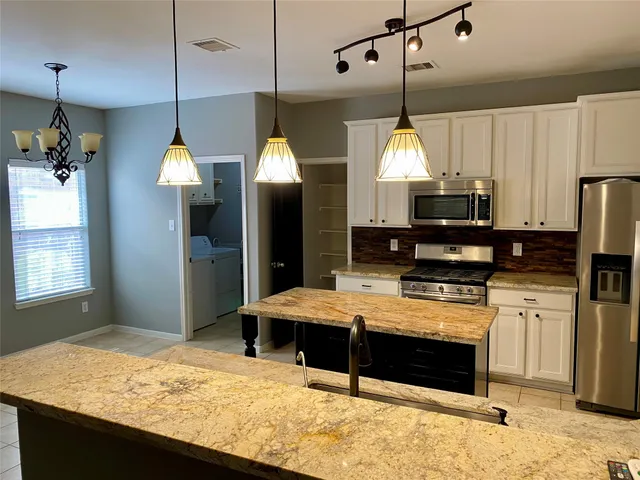 $2,400 | 2827 Mustang Hill Lane, Katy, TX 77449