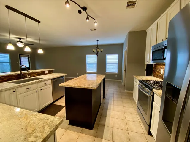 $2,400 | 2827 Mustang Hill Lane, Katy, TX 77449