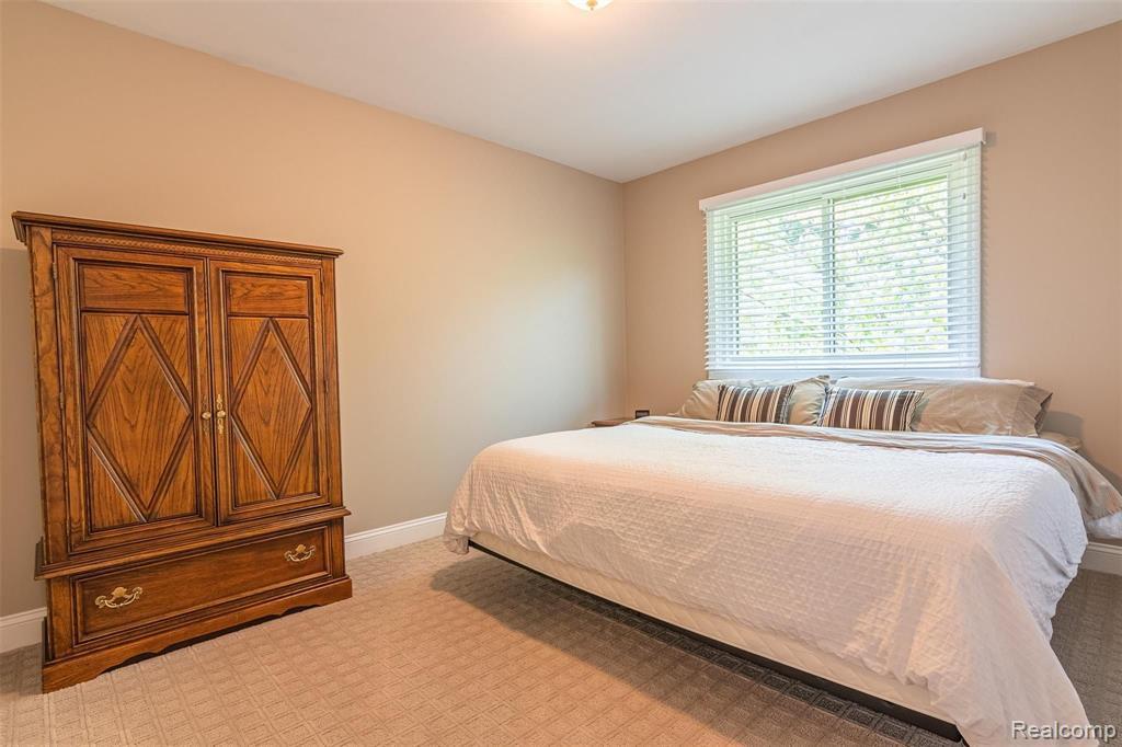 351 Silvervale Drive Rochester Hills, MI 48309 - Photo 35 of 49