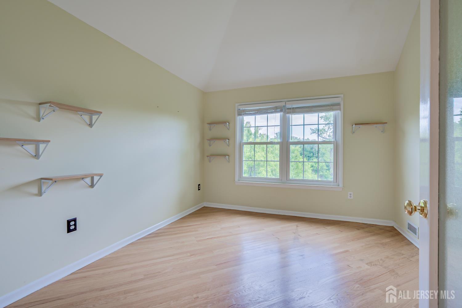 527 Brickhouse Road Princeton, NJ 08540 - Photo 15 of 25
