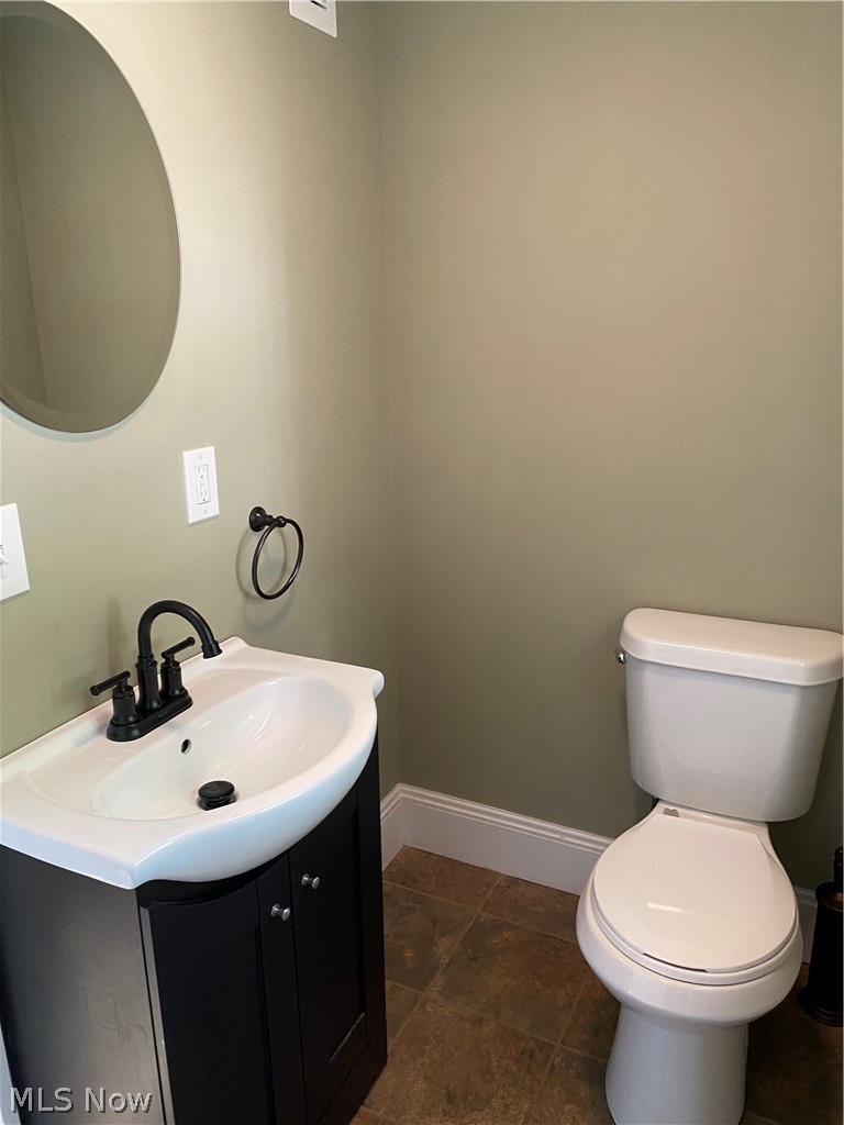 1212 Avondale Road Cleveland, OH 44121 - Photo 8 of 23 first floor half bathroom