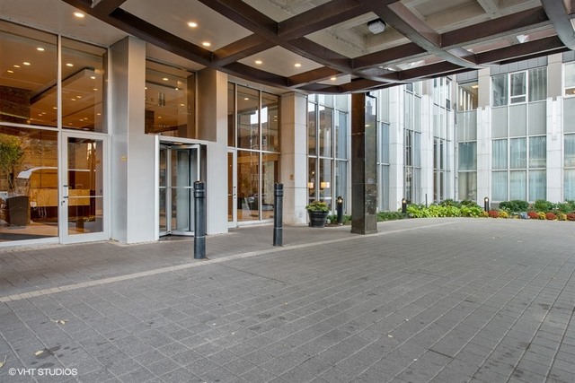 655 West Irving Park Road, Unit 5504 Chicago, IL 60613 - Photo 2 of 20