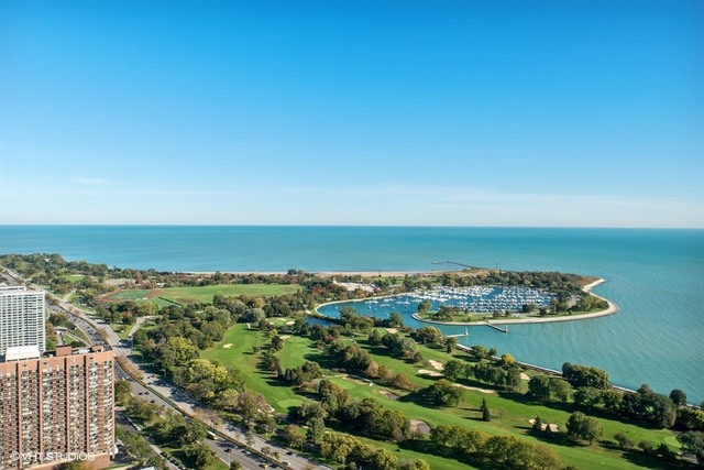 655 West Irving Park Road, Unit 5504 Chicago, IL 60613 - Photo 11 of 20