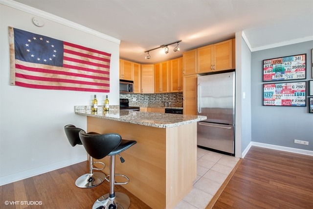 655 West Irving Park Road, Unit 5504 Chicago, IL 60613 - Photo 5 of 20