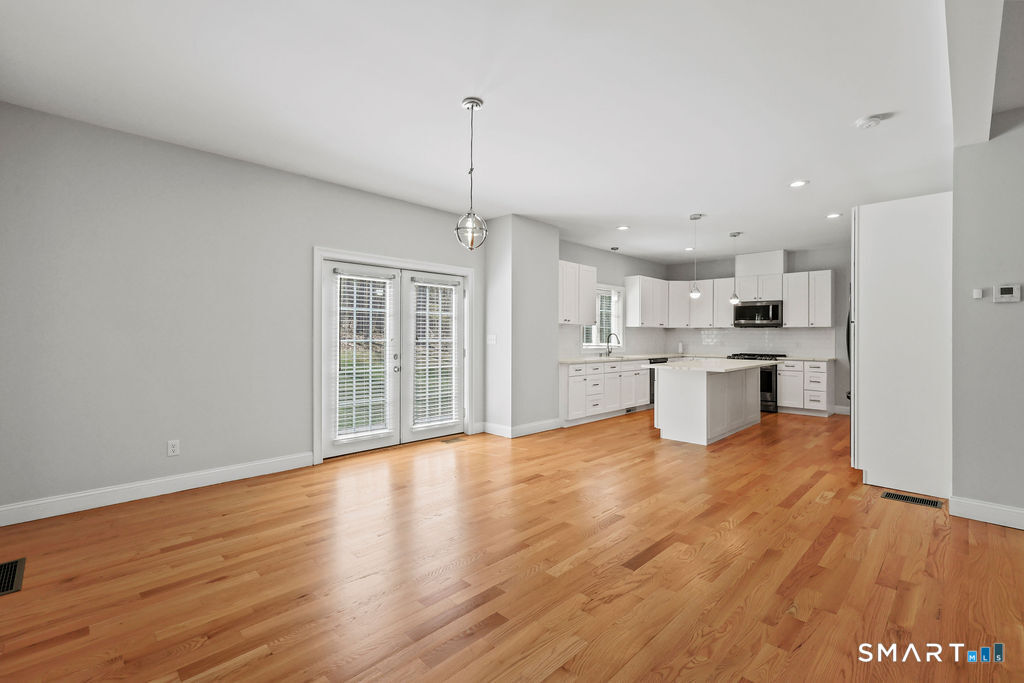359 Hammertown Road Monroe, CT 06468 - Photo 7 of 40