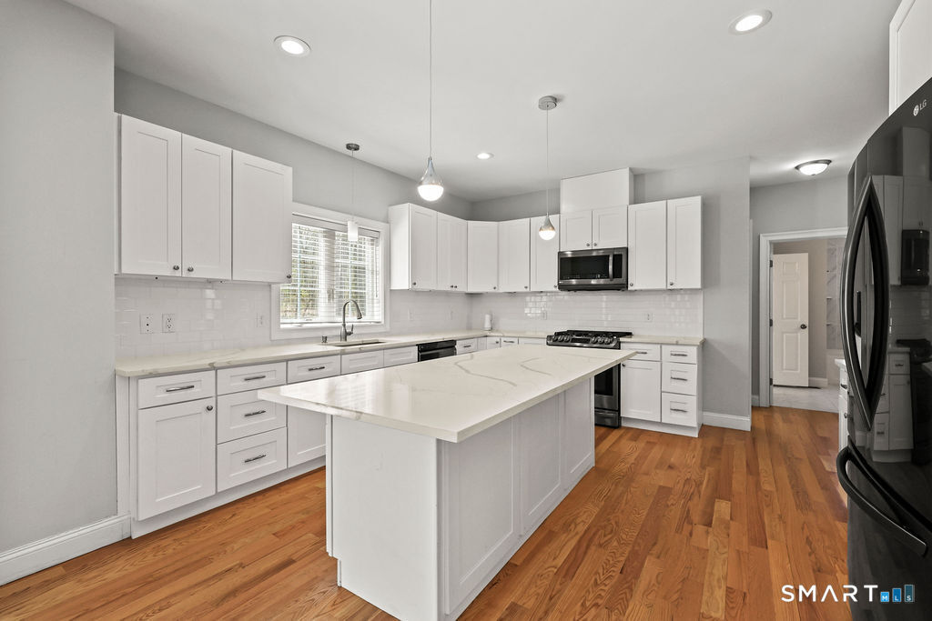 359 Hammertown Road Monroe, CT 06468 - Photo 8 of 40