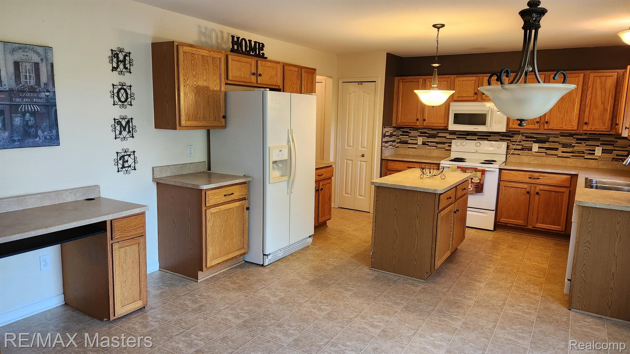 9228 Maple Ridge Drive Newport, MI 48166 - Photo 4 of 35 Gallery Image 4
