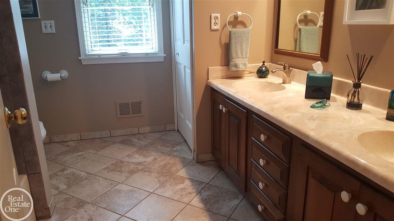778 Leinster Road Rochester Hills, MI 48309 - Photo 28 of 33