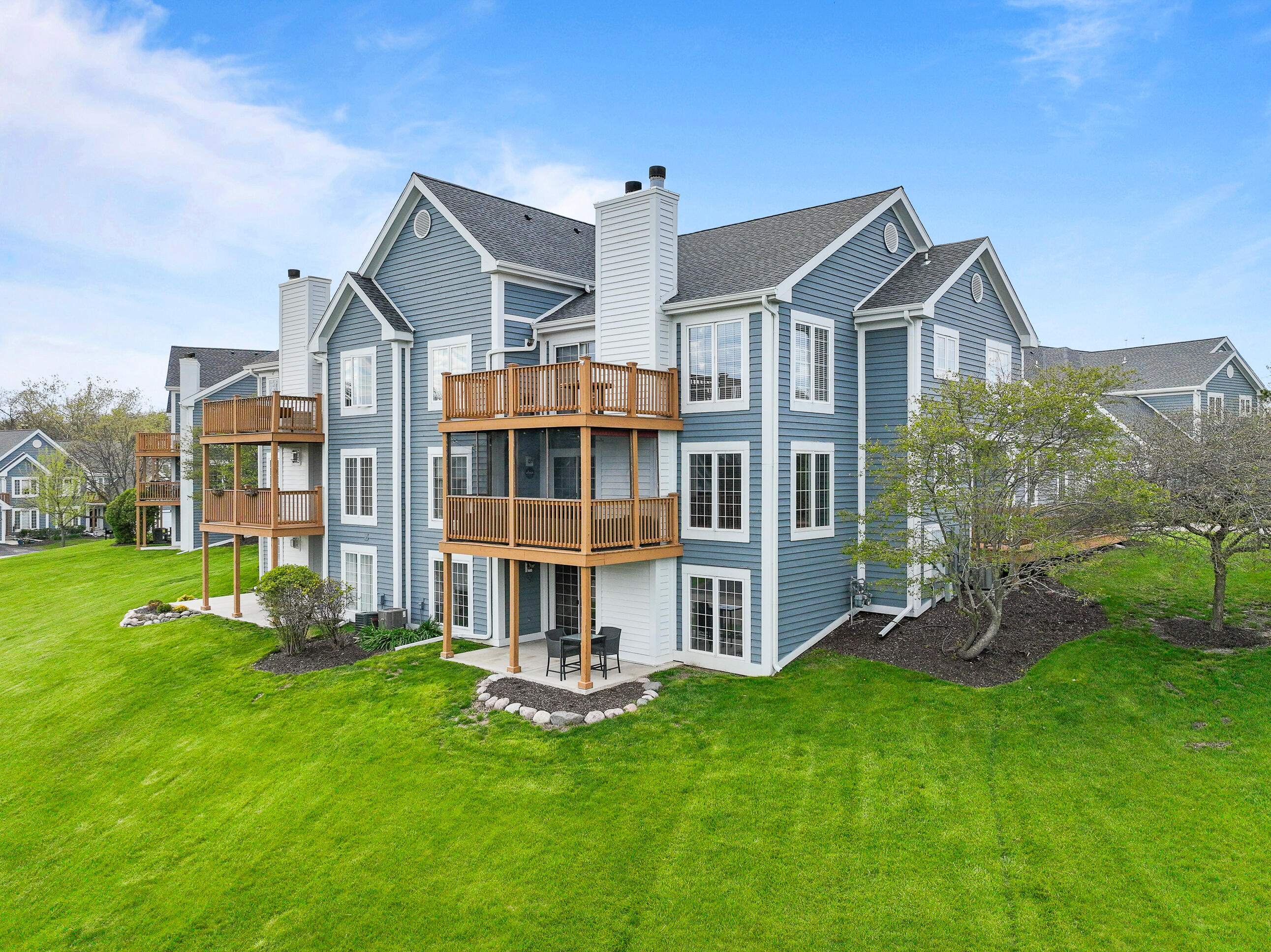 1079 Lakeland Way, Unit 930 Geneva, WI 53147 - Photo 28 of 71 Rear elevation