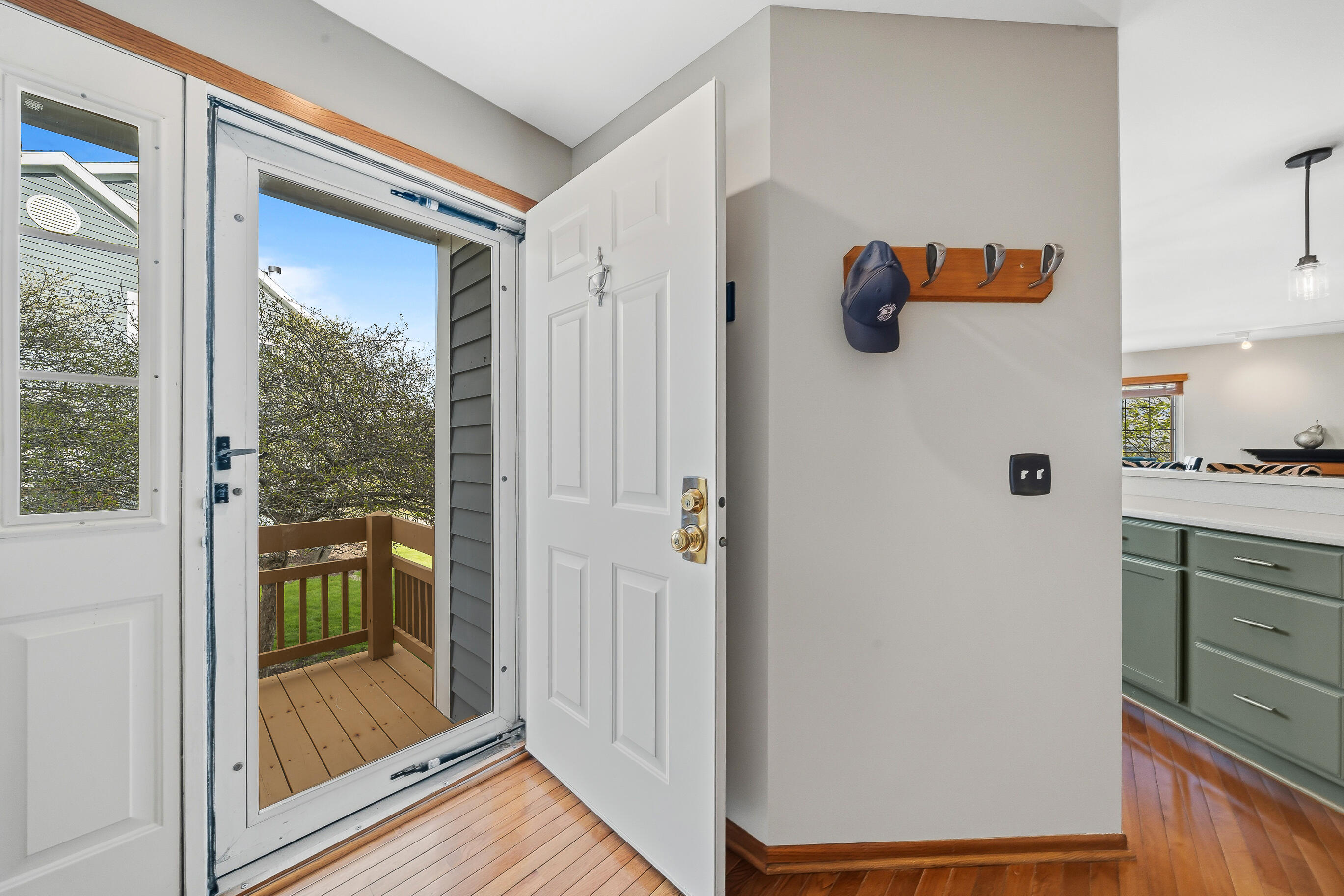 1079 Lakeland Way, Unit 930 Geneva, WI 53147 - Photo 3 of 71 End unit