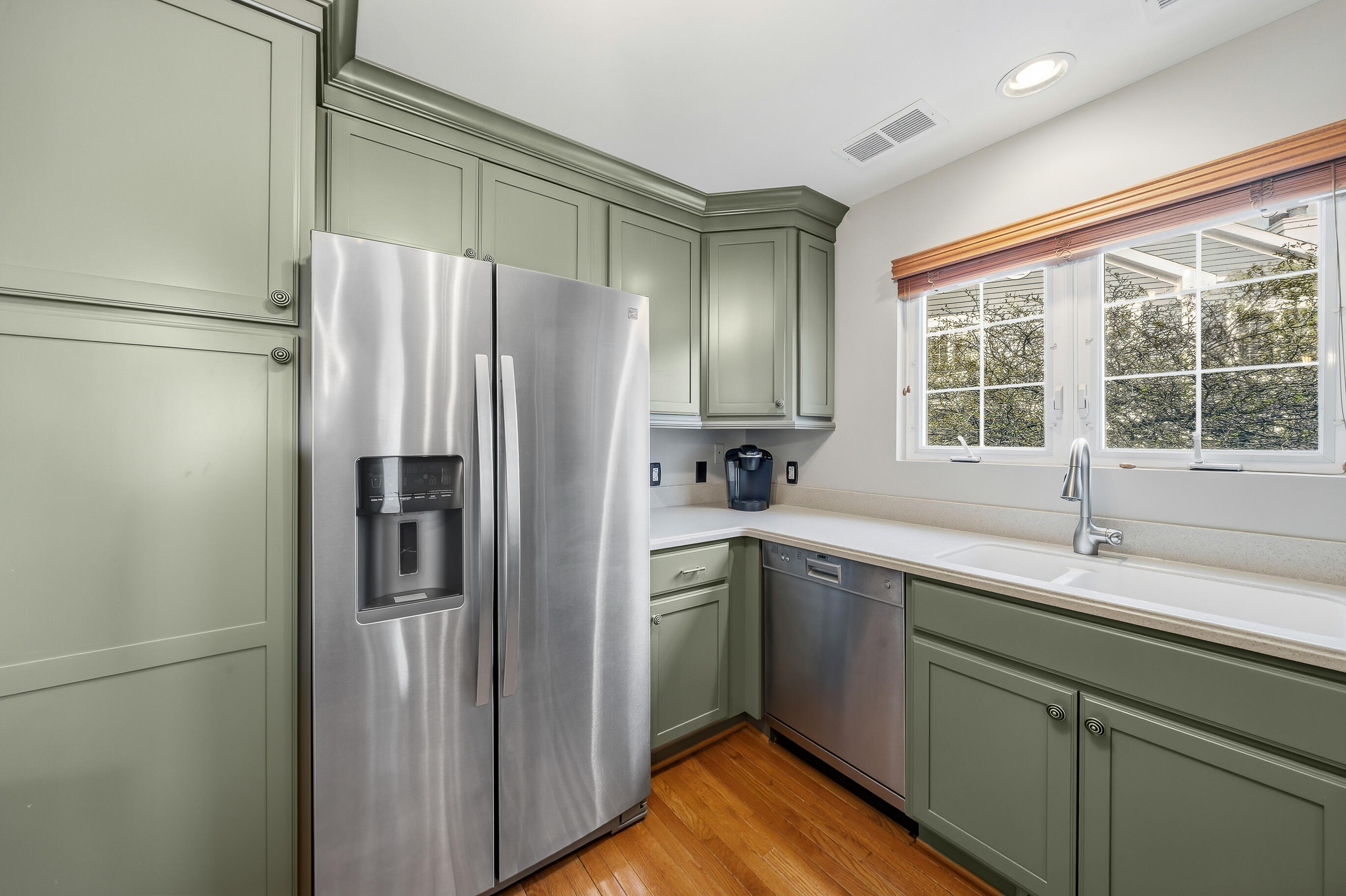 1079 Lakeland Way, Unit 930 Geneva, WI 53147 - Photo 33 of 71 Kitchen