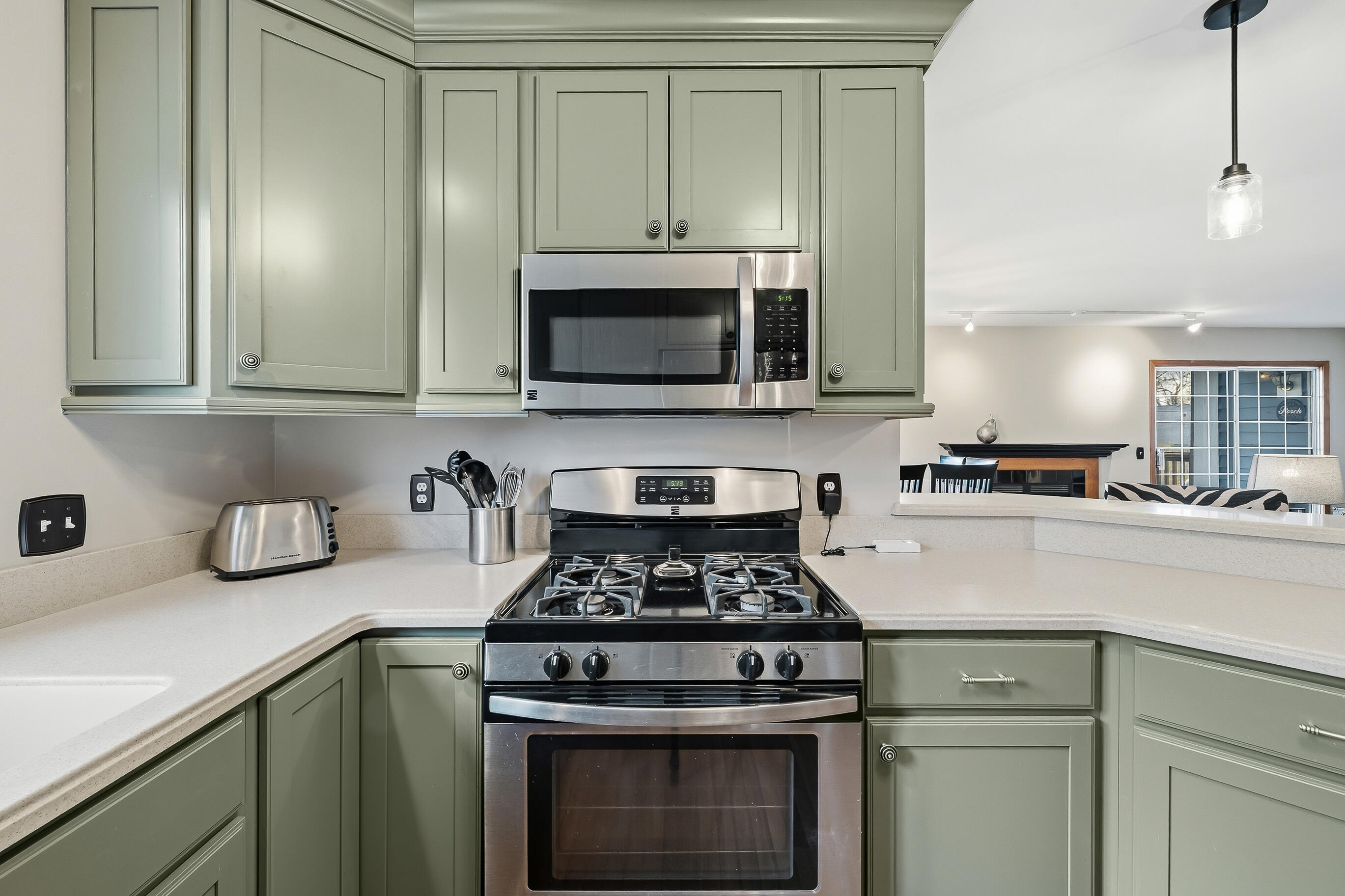 1079 Lakeland Way, Unit 930 Geneva, WI 53147 - Photo 6 of 71 Kitchen
