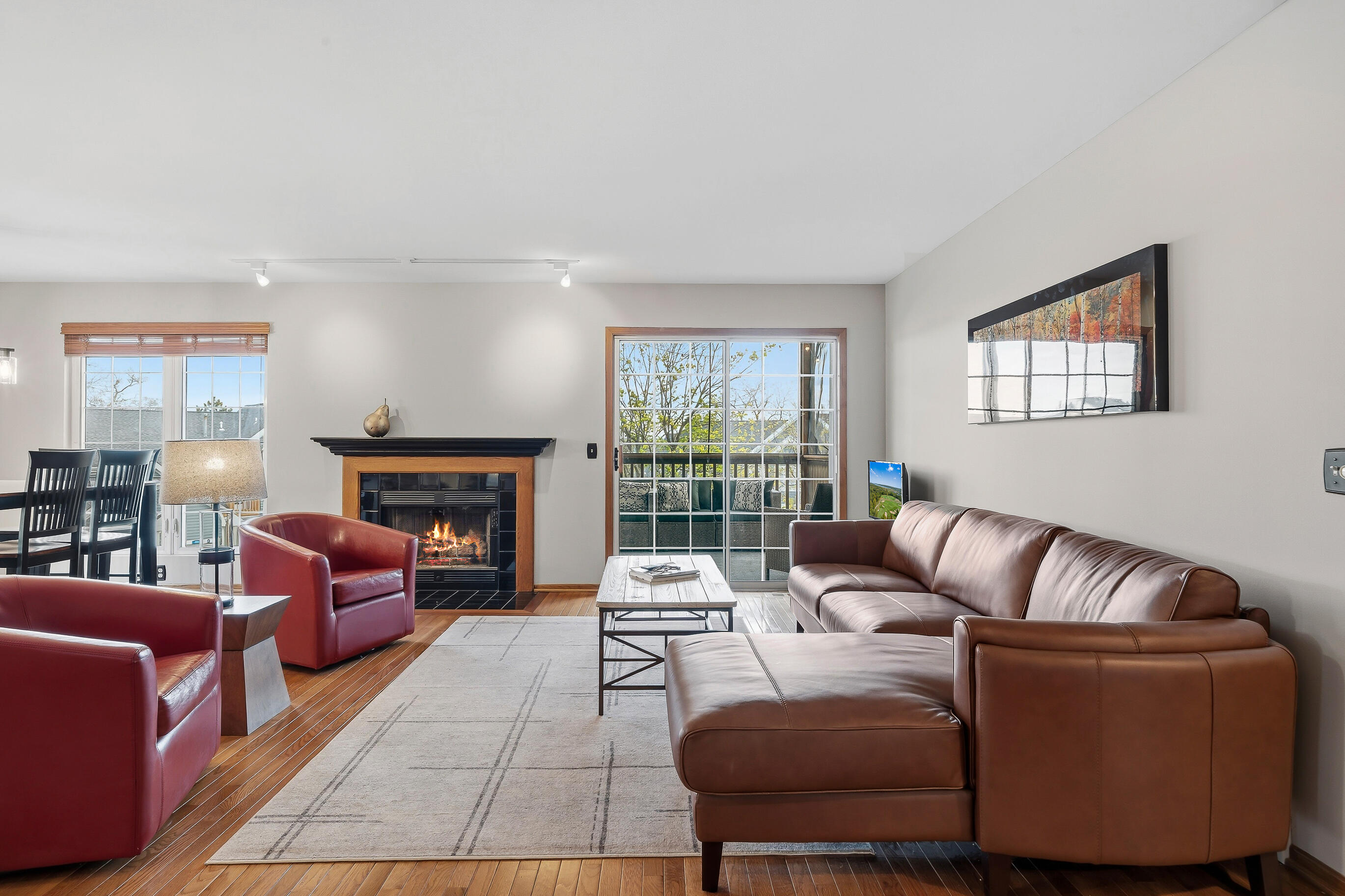 1079 Lakeland Way, Unit 930 Geneva, WI 53147 - Photo 9 of 71 Great room with deck access