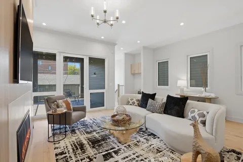 $2,475,000 | 4442 North Greenview Avenue, Chicago, IL 60640
