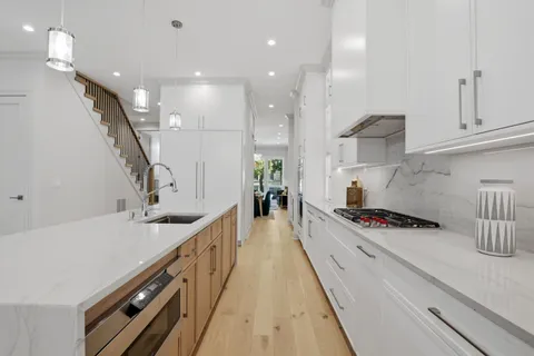 $2,475,000 | 4442 North Greenview Avenue, Chicago, IL 60640