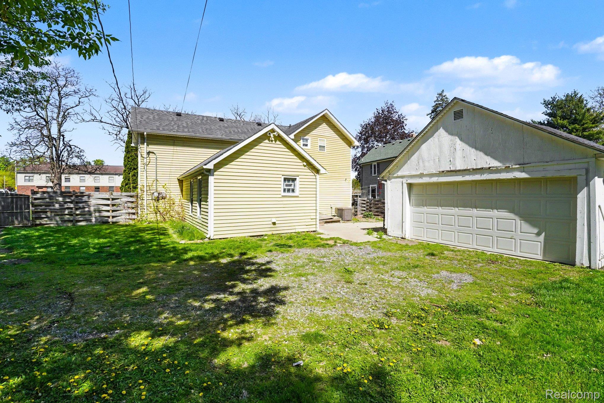 409 Fleming Street Howell, MI 48843 - Photo 26 of 31 020_file_8924.jpg