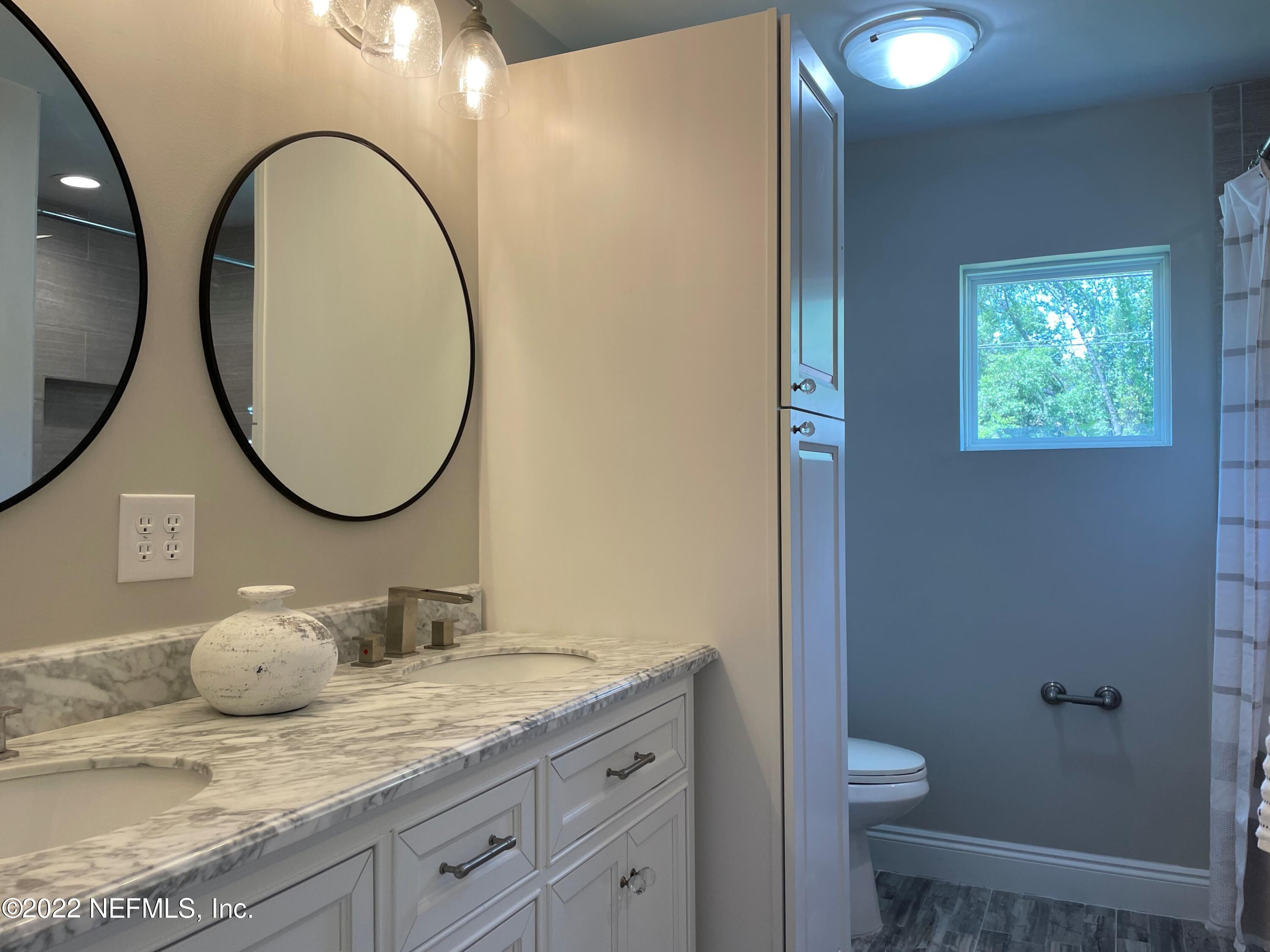 927 Revels Road Jacksonville, FL 32205 - Photo 9 of 33 Owner's Bathroom