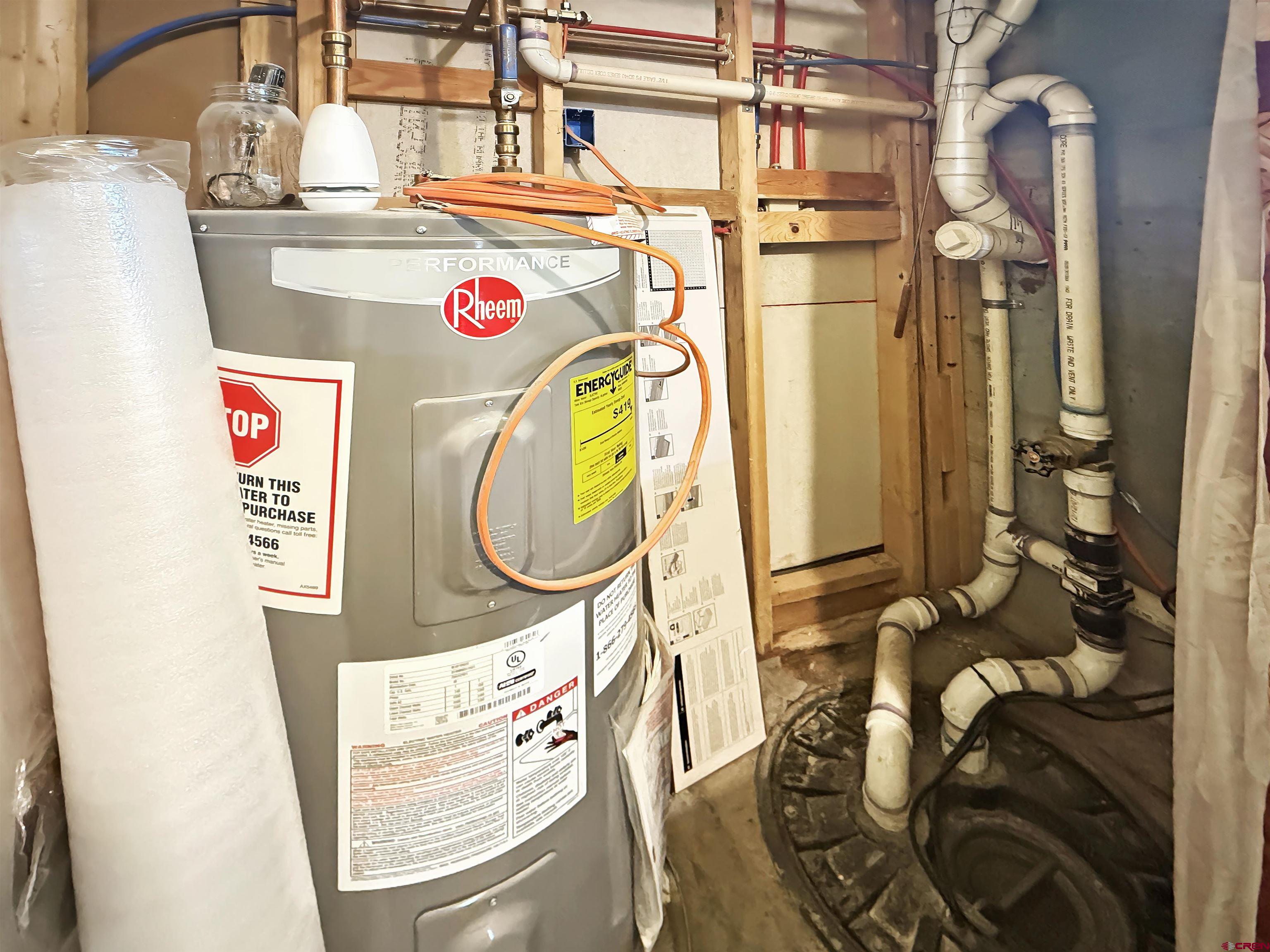 10659 3100th Road Hotchkiss, CO 81419 - Photo 32 of 40 a utility room with dryer and washer