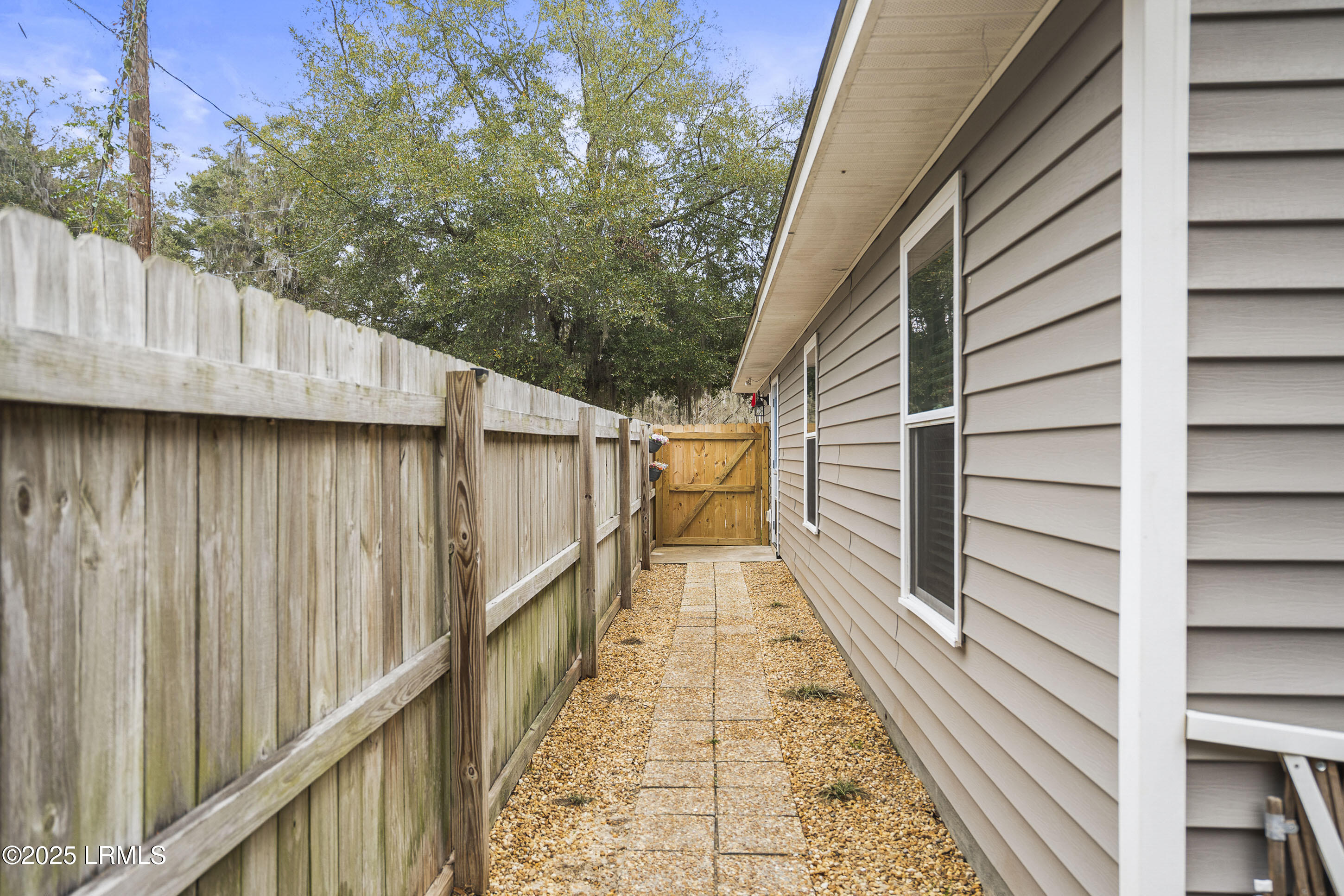 1314 State Rd S-7-504 Beaufort, SC 29902 - Photo 19 of 26 19