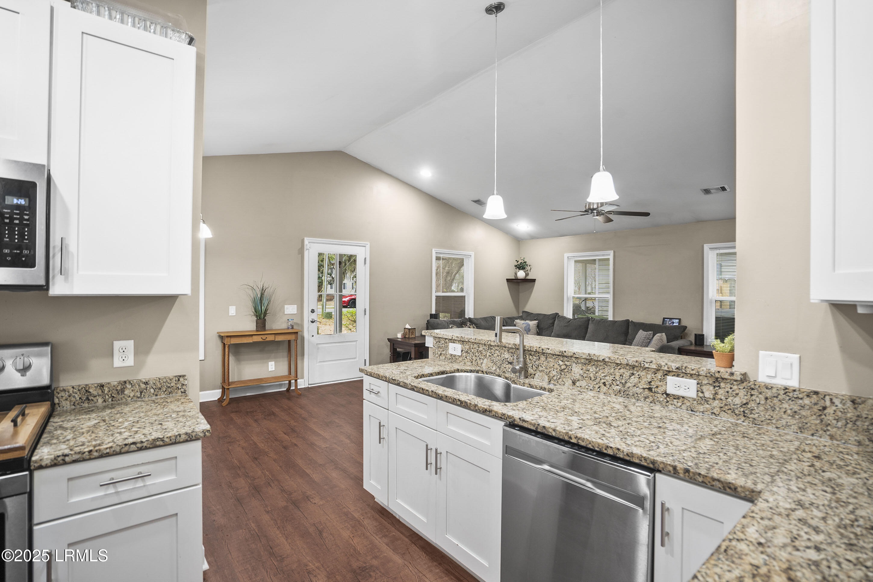 1314 State Rd S-7-504 Beaufort, SC 29902 - Photo 5 of 26 5