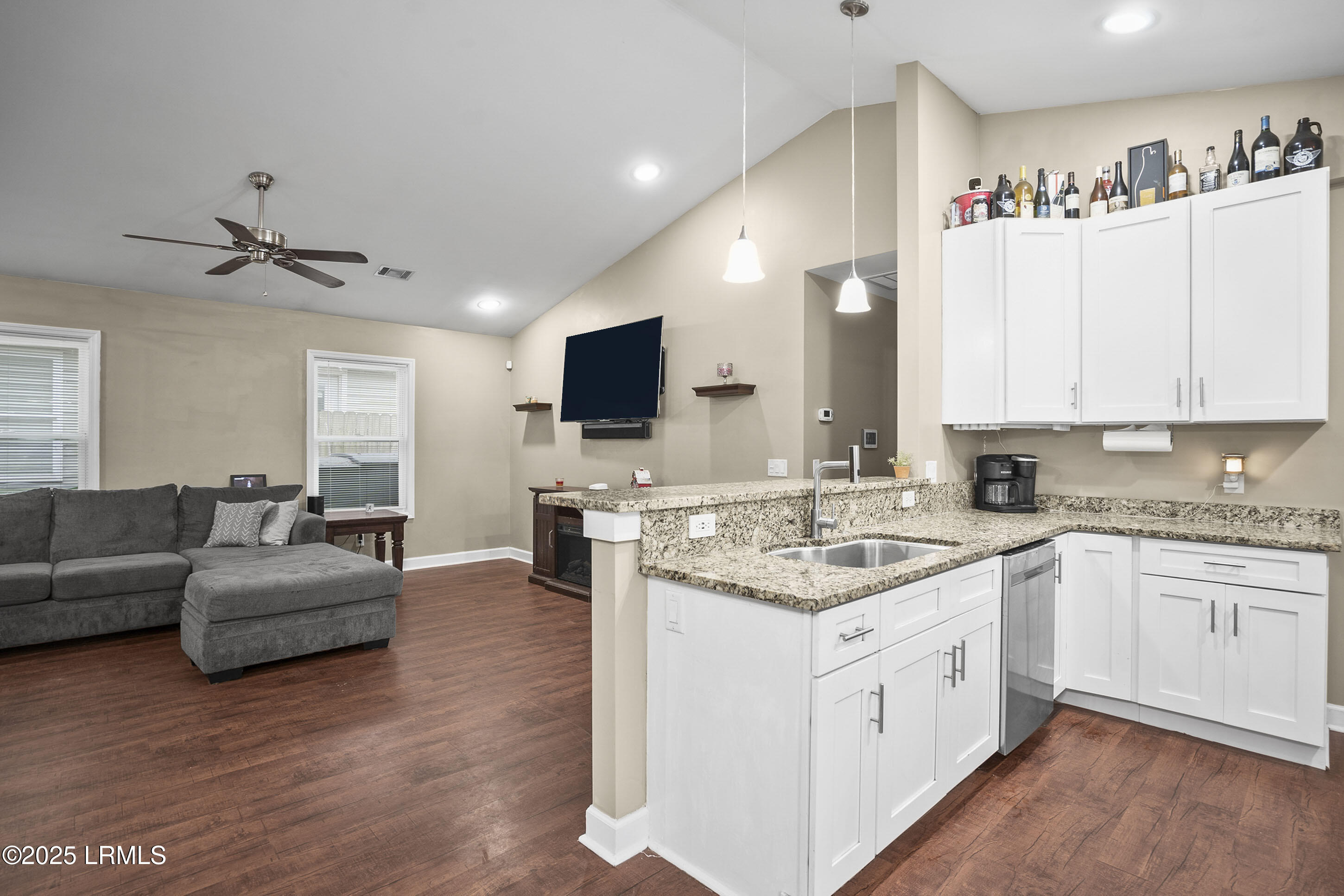 1314 State Rd S-7-504 Beaufort, SC 29902 - Photo 6 of 26 6