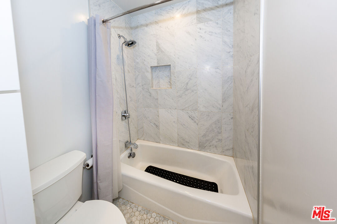 1707 Preuss Road Los Angeles, CA 90035 - Photo 15 of 25 Gallery Image 15
