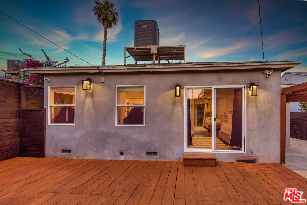 1707 Preuss Road Los Angeles, CA 90035 - Photo 16 of 25 Gallery Image 16