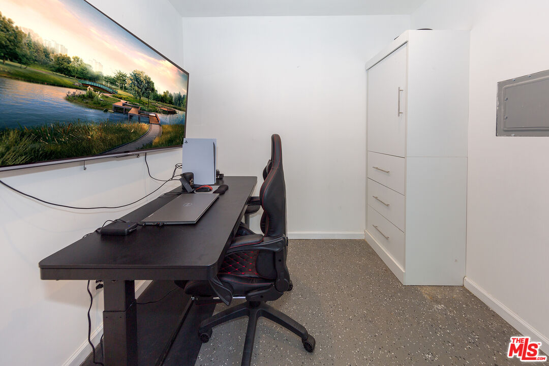 1707 Preuss Road Los Angeles, CA 90035 - Photo 23 of 25 Gallery Image 23