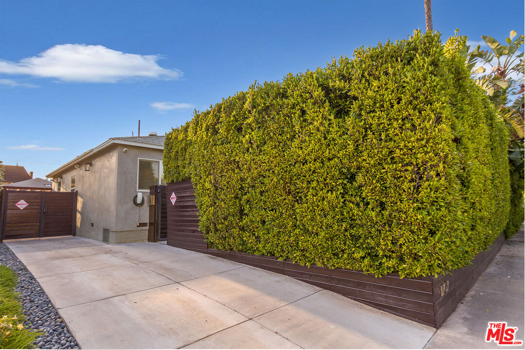 1707 Preuss Road Los Angeles, CA 90035 - Photo 25 of 25 Gallery Image 25
