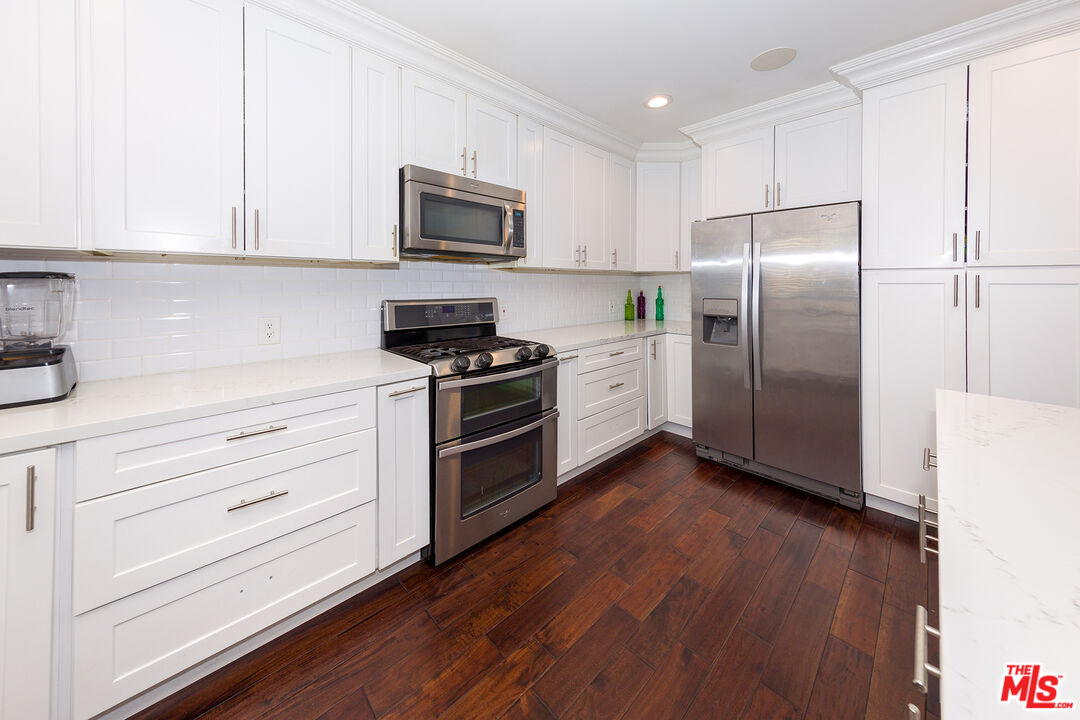 1707 Preuss Road Los Angeles, CA 90035 - Photo 7 of 25 Gallery Image 7