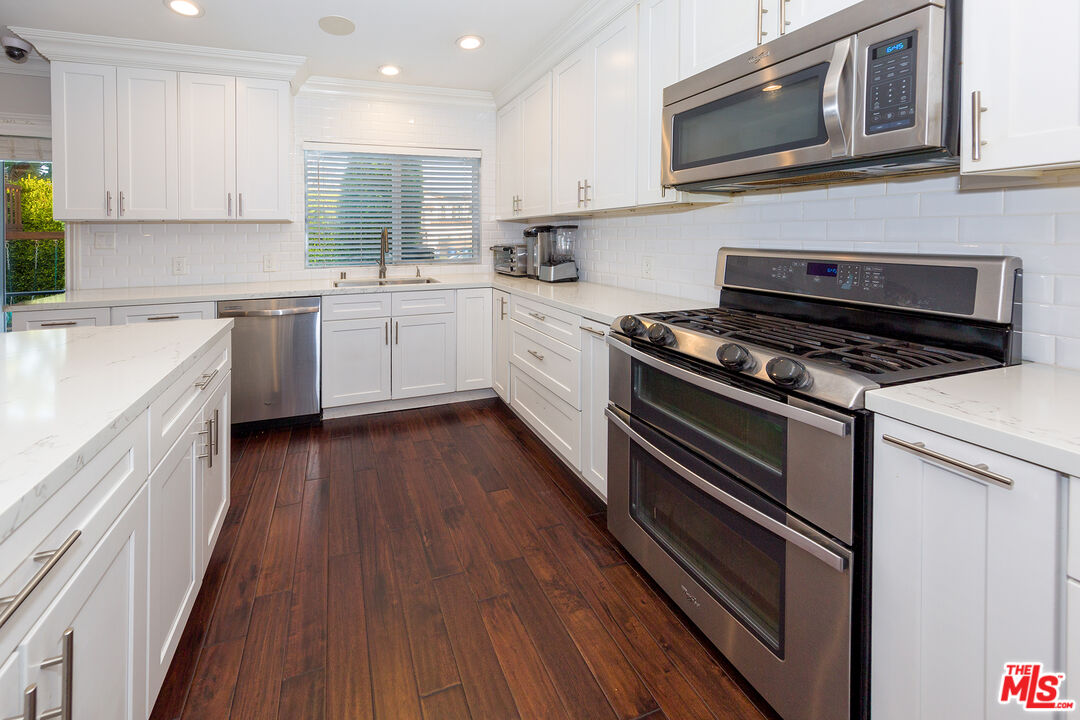 1707 Preuss Road Los Angeles, CA 90035 - Photo 8 of 25 Gallery Image 8
