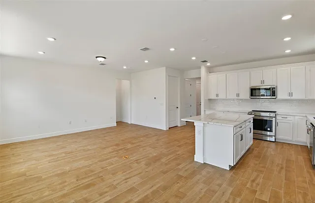 $382,810 | 9009 Southwest 52nd Pl Road, Ocala, FL 34481