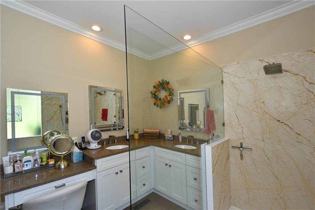 4420 Cotswold Road Pfafftown, NC 27040 - Photo 16 of 49 Gallery Image 16