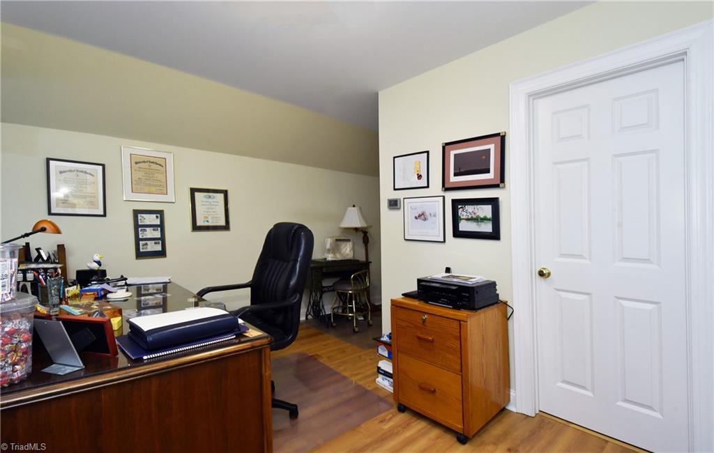 4420 Cotswold Road Pfafftown, NC 27040 - Photo 24 of 49 Gallery Image 24