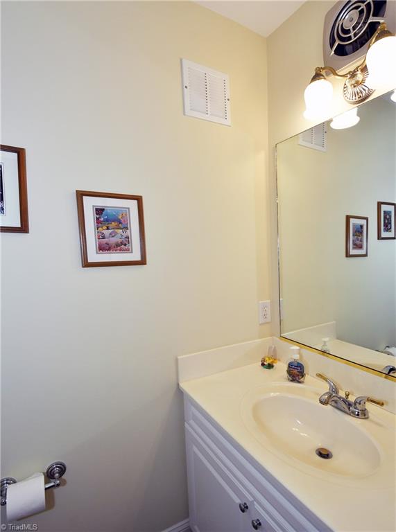 4420 Cotswold Road Pfafftown, NC 27040 - Photo 25 of 49 Gallery Image 25
