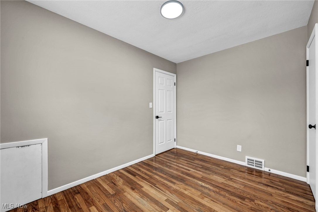 30051 Forestgrove Road Willowick, OH 44095 - Photo 18 of 47