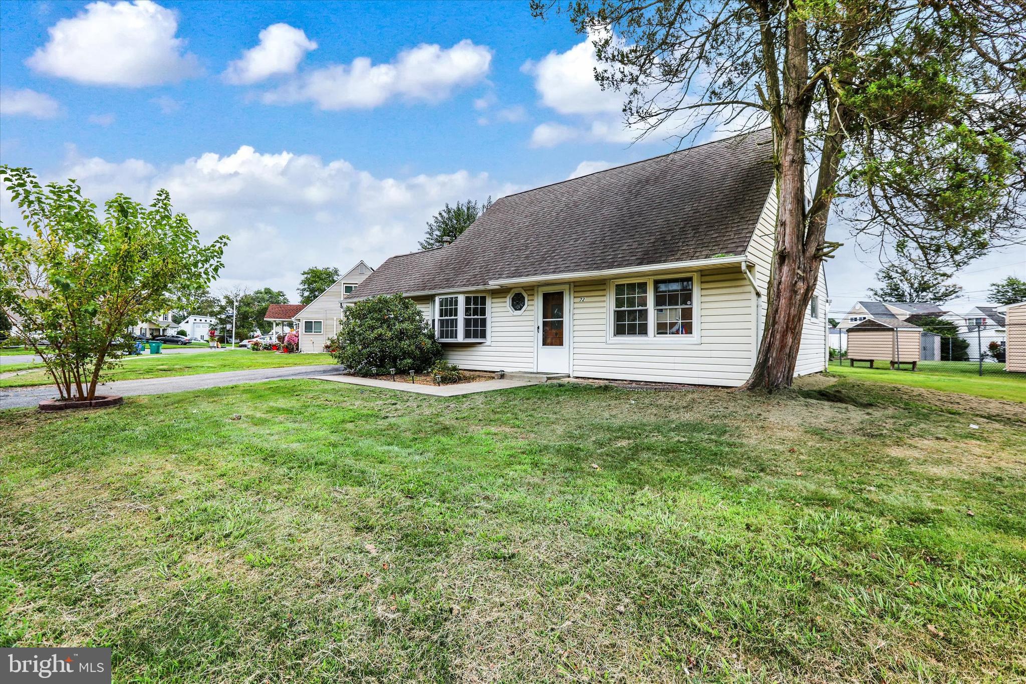72 Plumtree Road Levittown, PA 19056 - Photo 2 of 31 Gallery Image 2