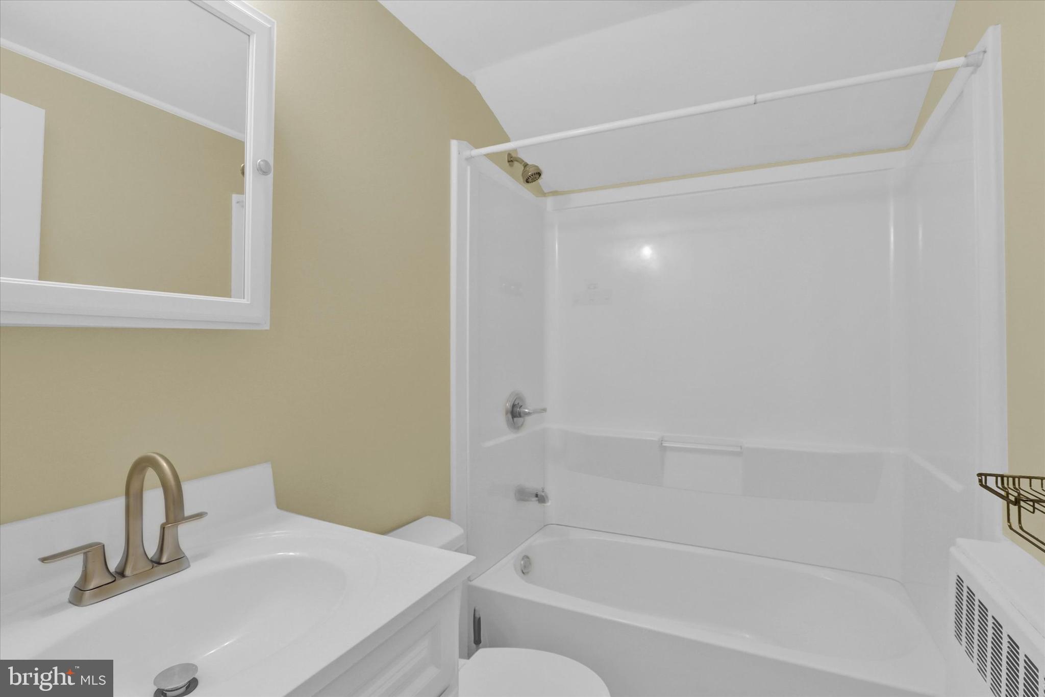 72 Plumtree Road Levittown, PA 19056 - Photo 24 of 31 Gallery Image 24