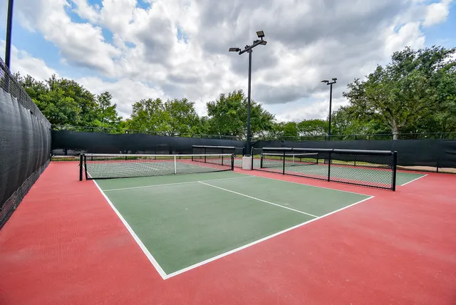 a view of a tennis court