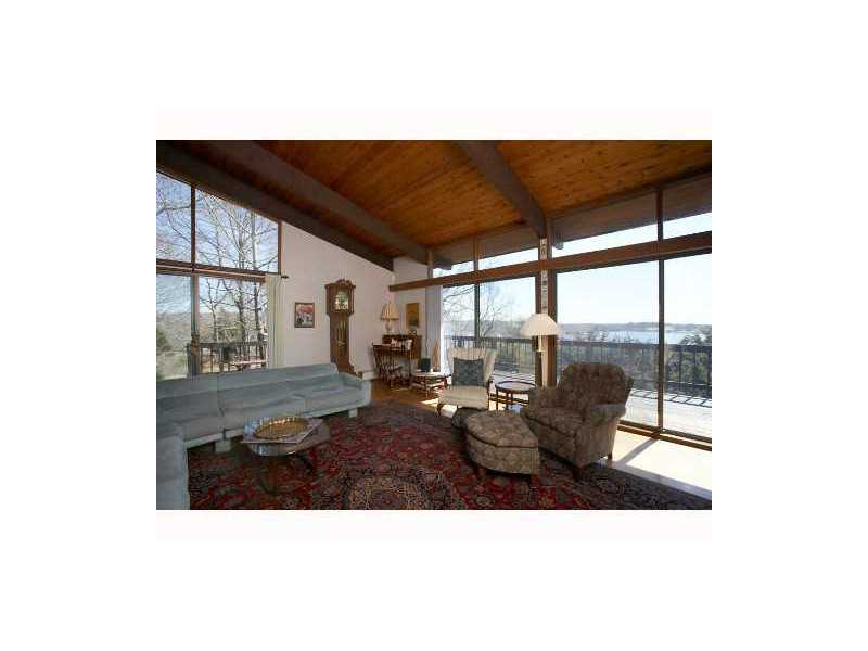 78 Old Bulgarmarsh Road Tiverton, RI 02878 - Photo 9 of 25 Den/Family/Great Room.