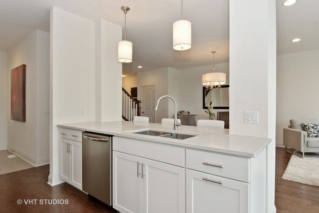 $690,000 | 3843 Provenance Way, Northbrook, IL 60062