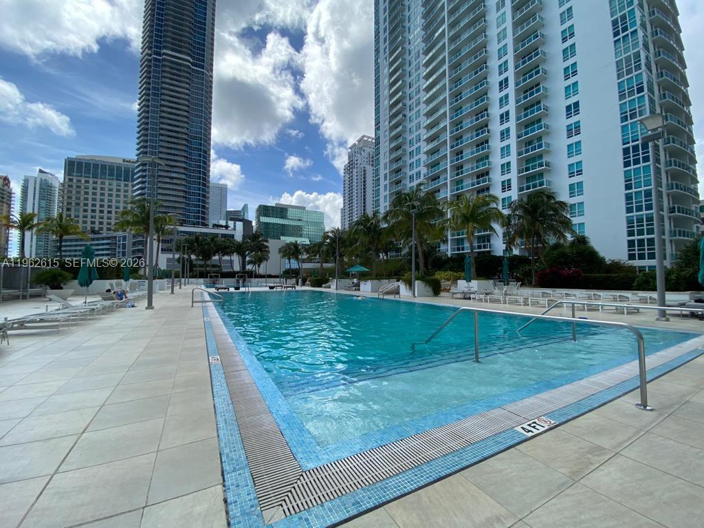 950 Brickell Bay Drive, Unit 4002 Miami, FL 33131 - Photo 12 of 24