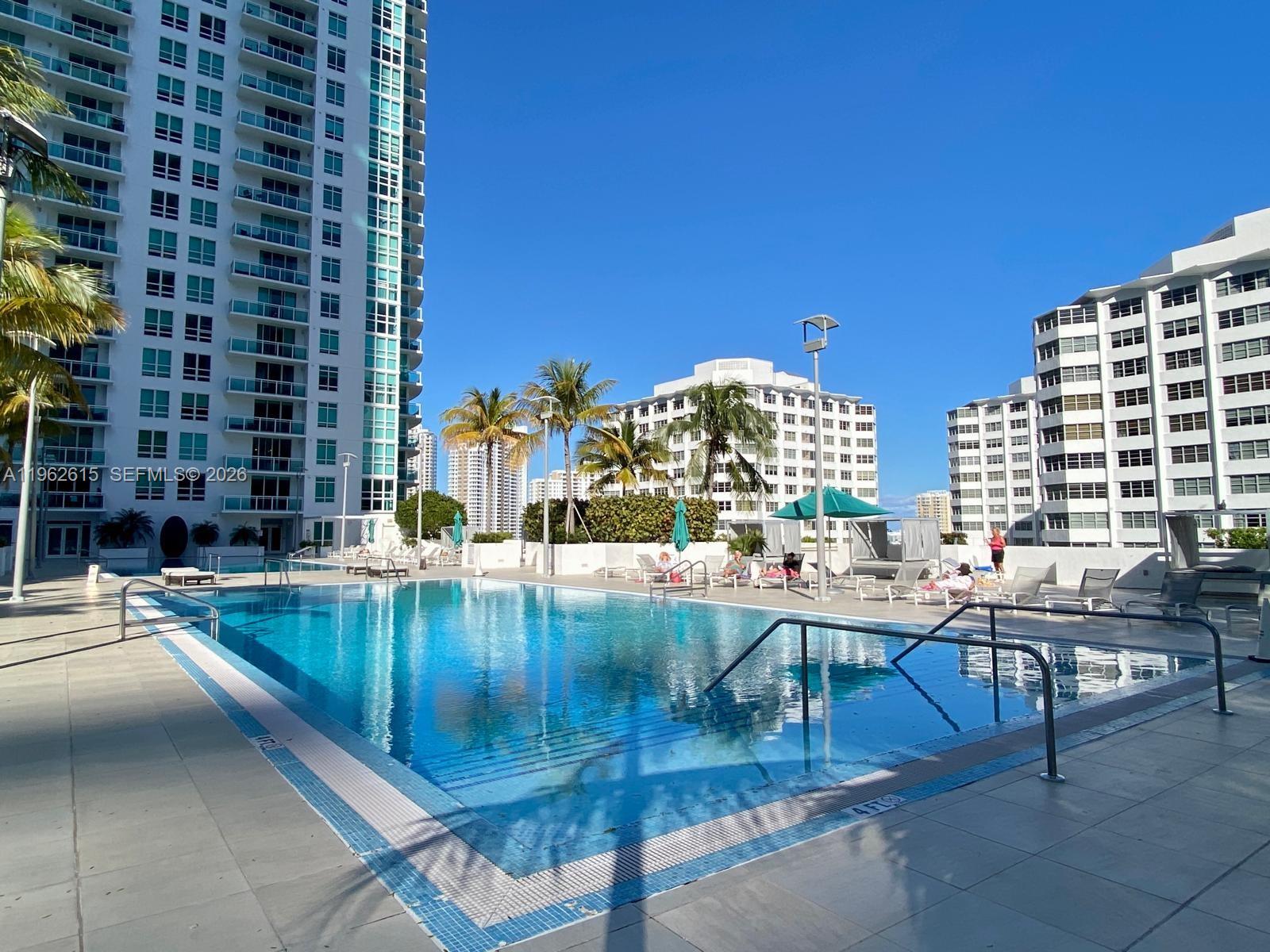 950 Brickell Bay Drive, Unit 4002 Miami, FL 33131 - Photo 13 of 24