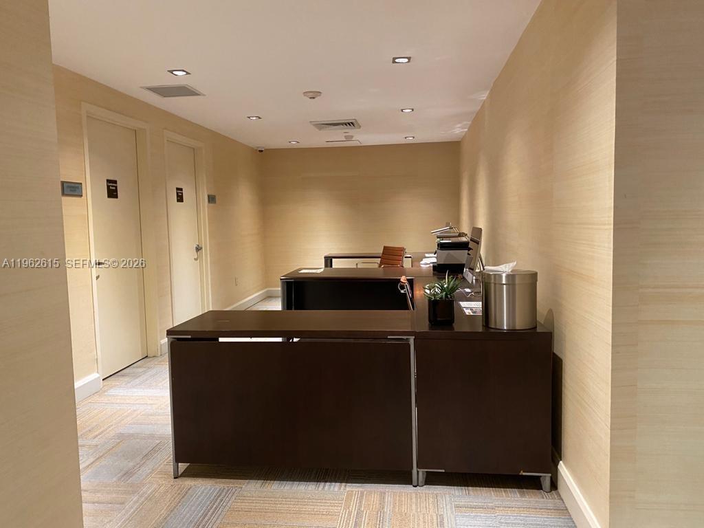 950 Brickell Bay Drive, Unit 4002 Miami, FL 33131 - Photo 20 of 24